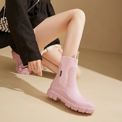 Women’s Chelsea Ankle Boots - Block Heel and Elastic Panels