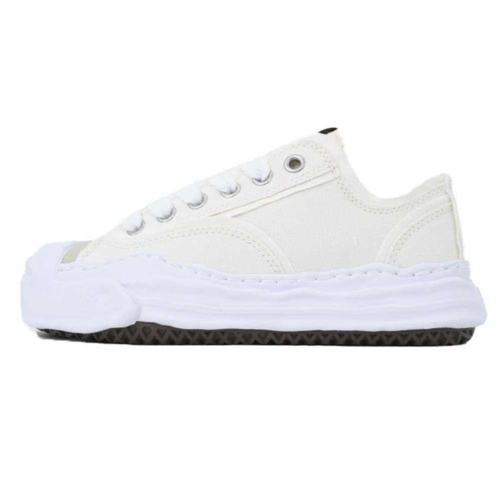 Maison Mihara Yasuhiro Hank OG Sole White Leather Low-Top Sneakers