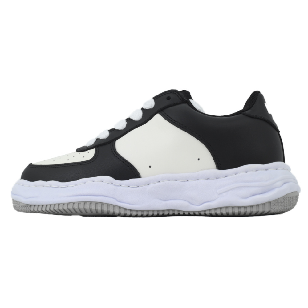 Maison Mihara Yasuhiro Wayne Men's Black White Leather Low-Top Sneakers
