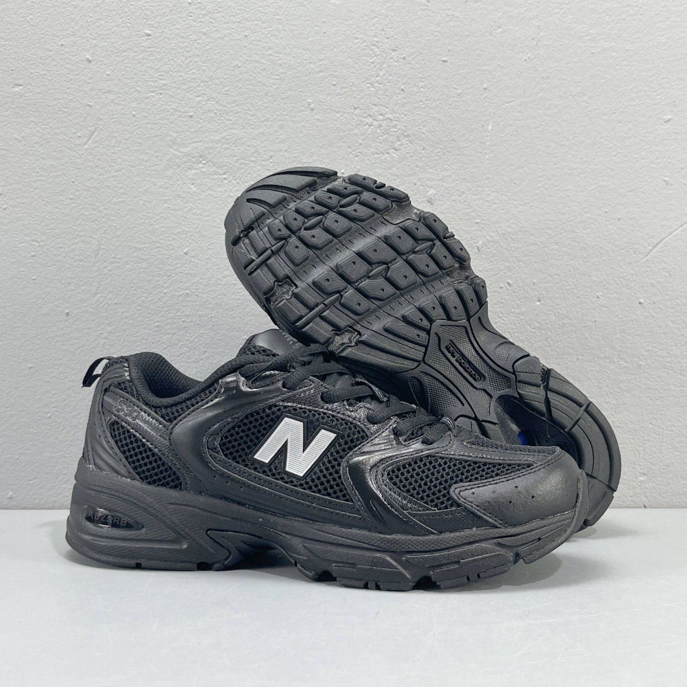 New Balance 530 Black Low-Top Sneakers with Silver Accents